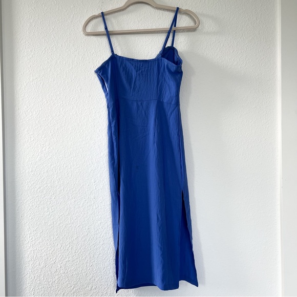 Missguided Petite Blue Strappy Ruched Cup Midi Dress in Blue - Picture 2 of 5